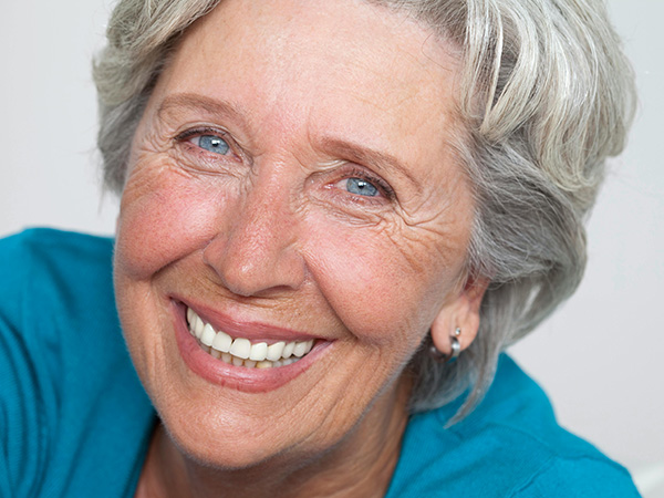 How to Maintain a Youthful Appearance: Modern Treatments and Smart Lifestyle Strategies