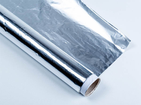 Parchment Paper vs. Aluminum Foil: When to Use Each in Cooking and Baking