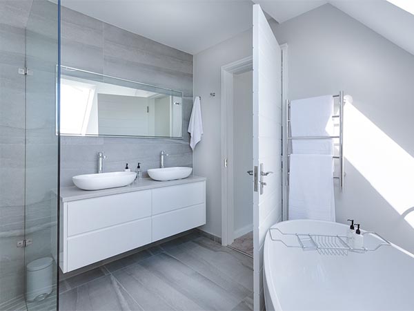 Common Bathroom Design Mistakes to Avoid for a Functional, Stylish Space