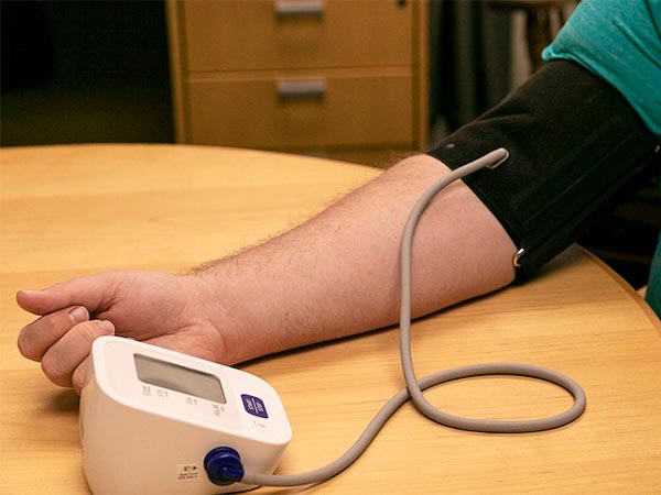7 Effective Ways to Lower Blood Pressure Naturally