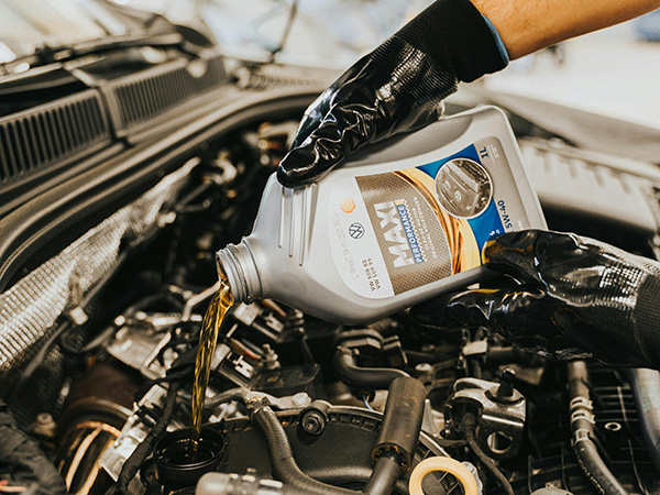 The Different Types of Car Oil: Which is Right for You