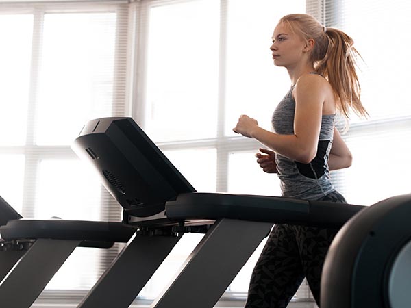 Strength Training vs. Cardio: Why the Right Balance Delivers the Best Fitness Results
