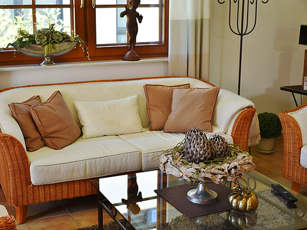 How to Create a Cozy and Inviting Home: Simple Tips for Everyday Comfort
