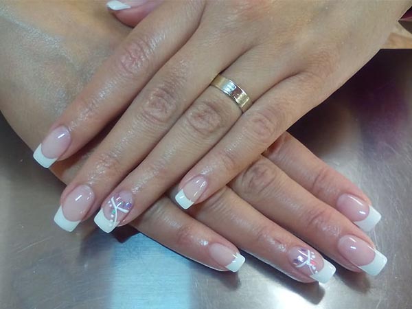 Stylish Alternatives to a French Manicure: Elevate Your Nail Game