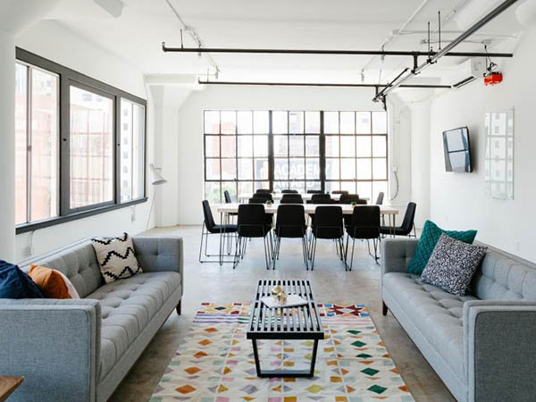Balancing Beauty and Function: Smart Home Design Tips for Modern Living