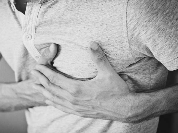 Signs that Someone is in Cardiac Arrest: Recognizing the Urgency