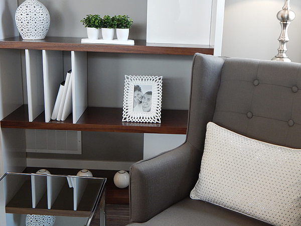 How to Arrange Your Home’s Shelves Like a Pro