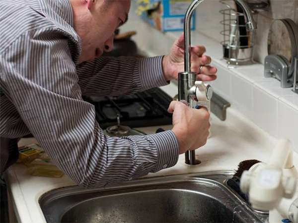 7 Signs It's Time to Hire a Professional Contractor for Home Repairs