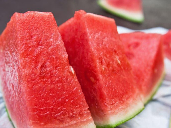 7 Hydrating Foods That Help You Stay Refreshed and Healthy