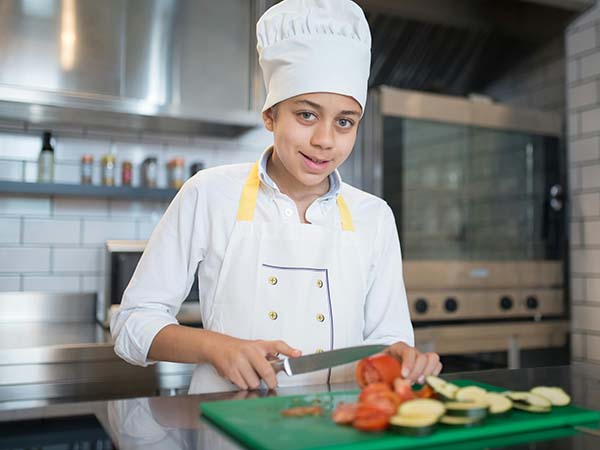 How to Involve Young Children in Meal Preparation: Fun, Safe, and Educational Ways to Cook Together