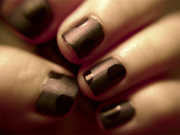 Should Your Nail Color Match Your Outfit? Style Tips for a Polished Look