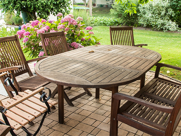 Home Staging Tips for Outdoor Spaces That Help Sell Your Home Faster