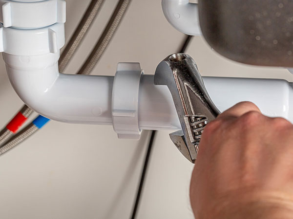 Emergency Plumbing Fixes Every Homeowner Should Know