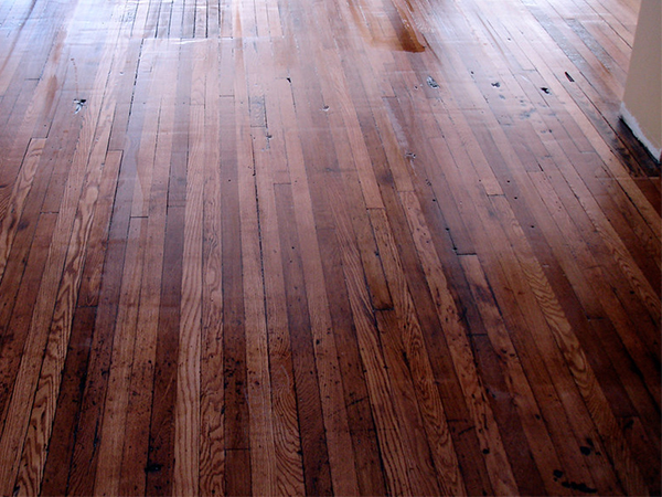 5 Signs Your Hardwood Floors Need Refinishing