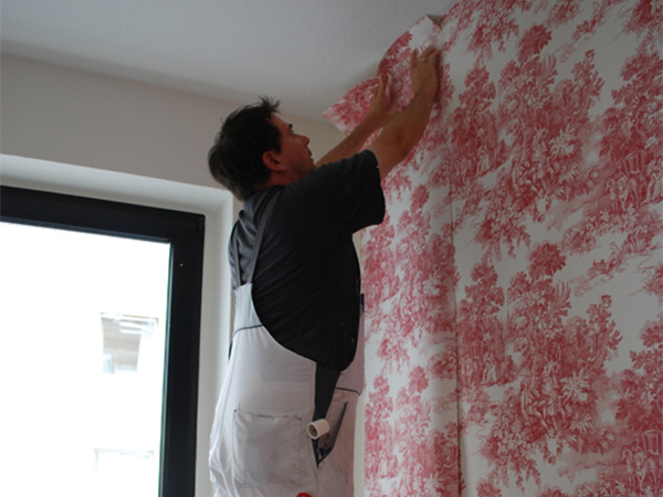 Replacing Wallpaper with Paint: Tips for a Smooth and Stylish Transformation