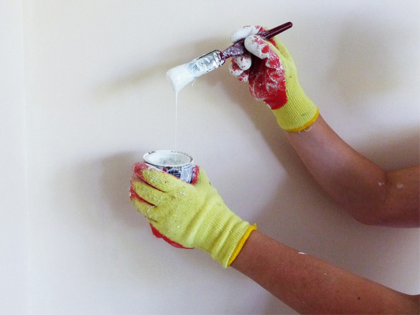 Signs It’s Time to Repaint Your Home’s Interior Walls