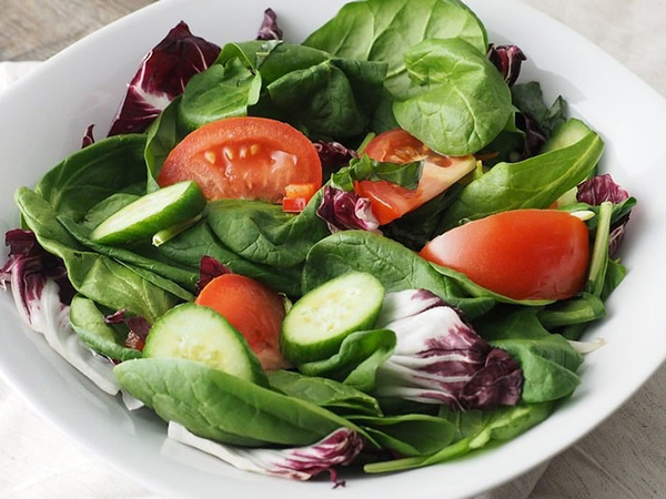 7 Simple Ways to Make Your Salads Healthier and More Satisfying