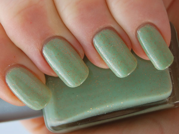 How to Remove Shellac Nail Polish at Home Safely: A Step-by-Step Guide