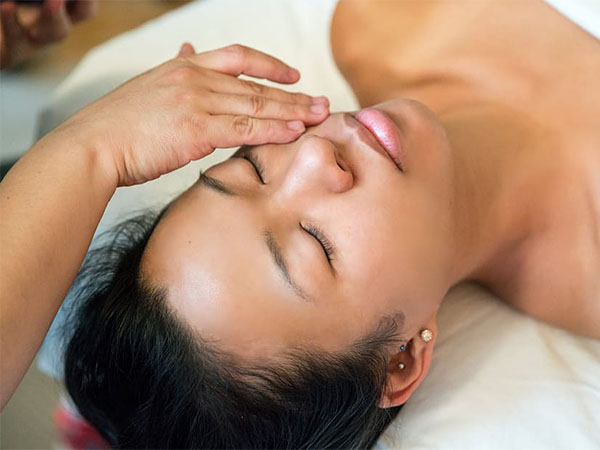 Unlock Radiance: The Benefits of Spa Facials for Healthy, Glowing Skin