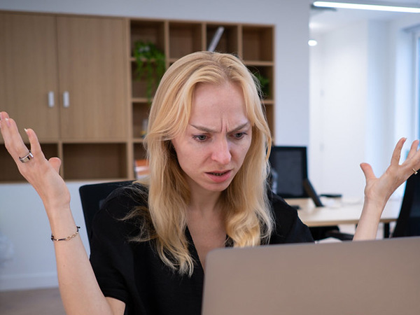 How to Support a Struggling Employee: A Practical Guide for Today’s Workplace