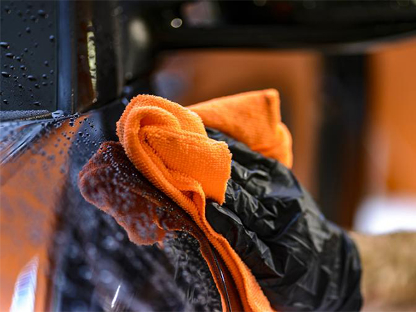 How to Wax Your Car for a Long-Lasting Shine and Paint Protection