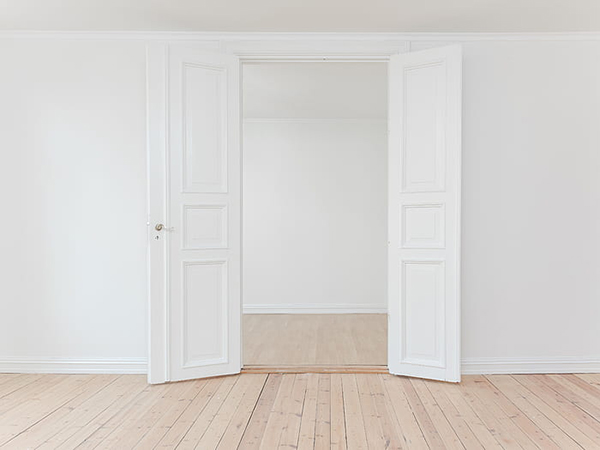How to Choose the Perfect White Wall Color for Your Home