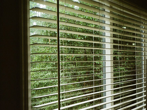 The Best Way to Clean Window Blinds and Keep Them Looking Like New