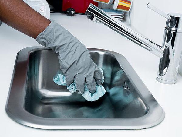 Social Media for The Best Way to Clean Your Kitchen Sink
